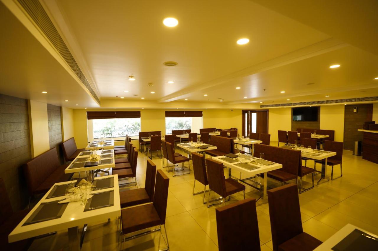 Kkm International Hotel Thiruvananthapuram Bagian luar foto