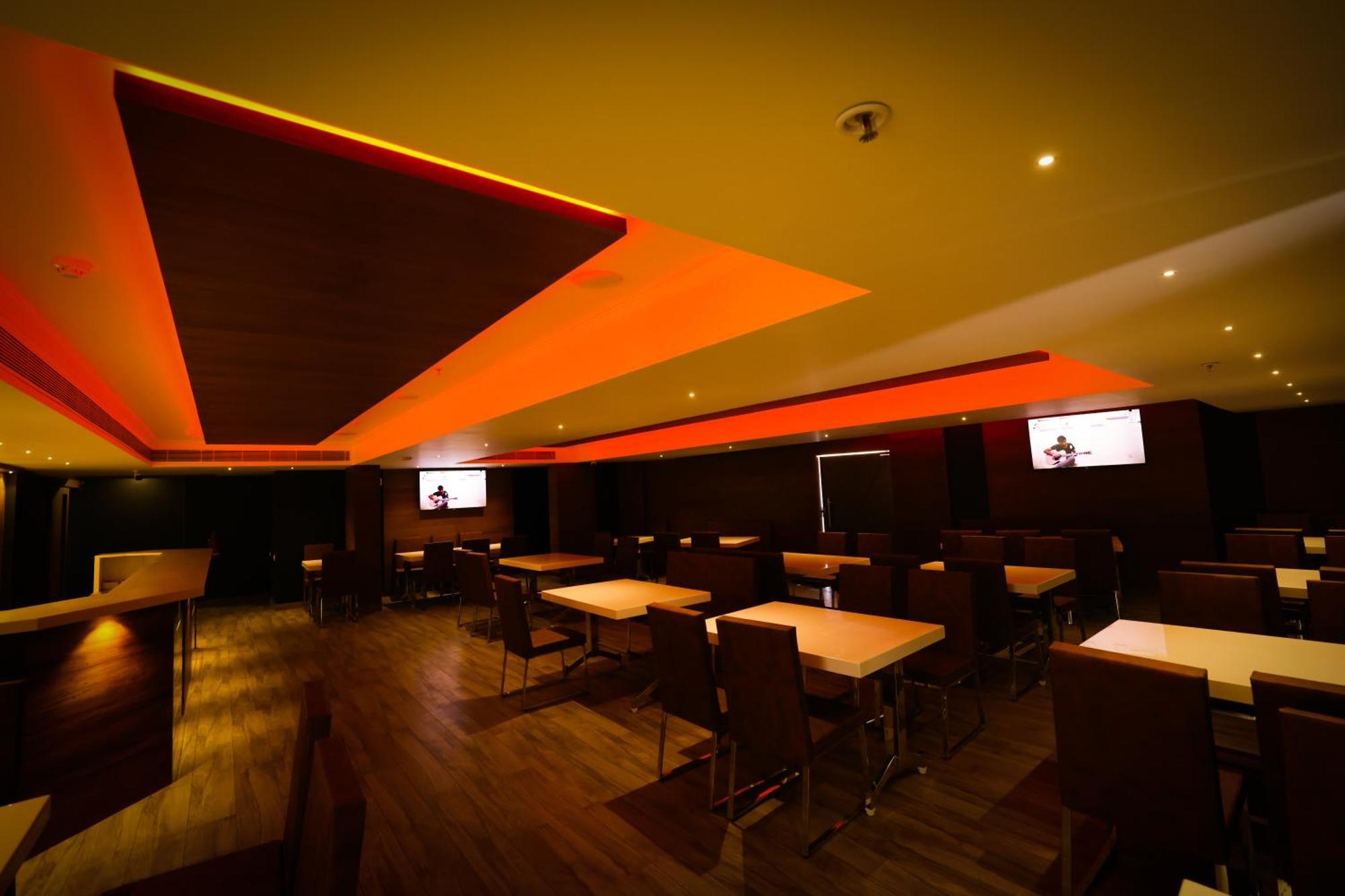 Kkm International Hotel Thiruvananthapuram Bagian luar foto