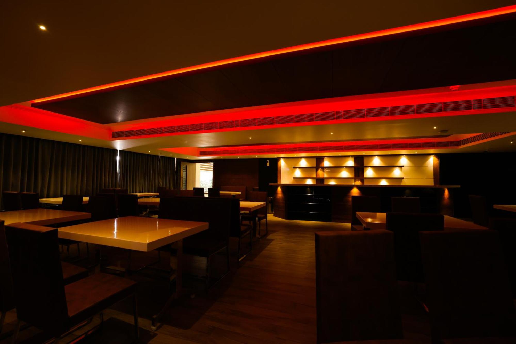 Kkm International Hotel Thiruvananthapuram Bagian luar foto