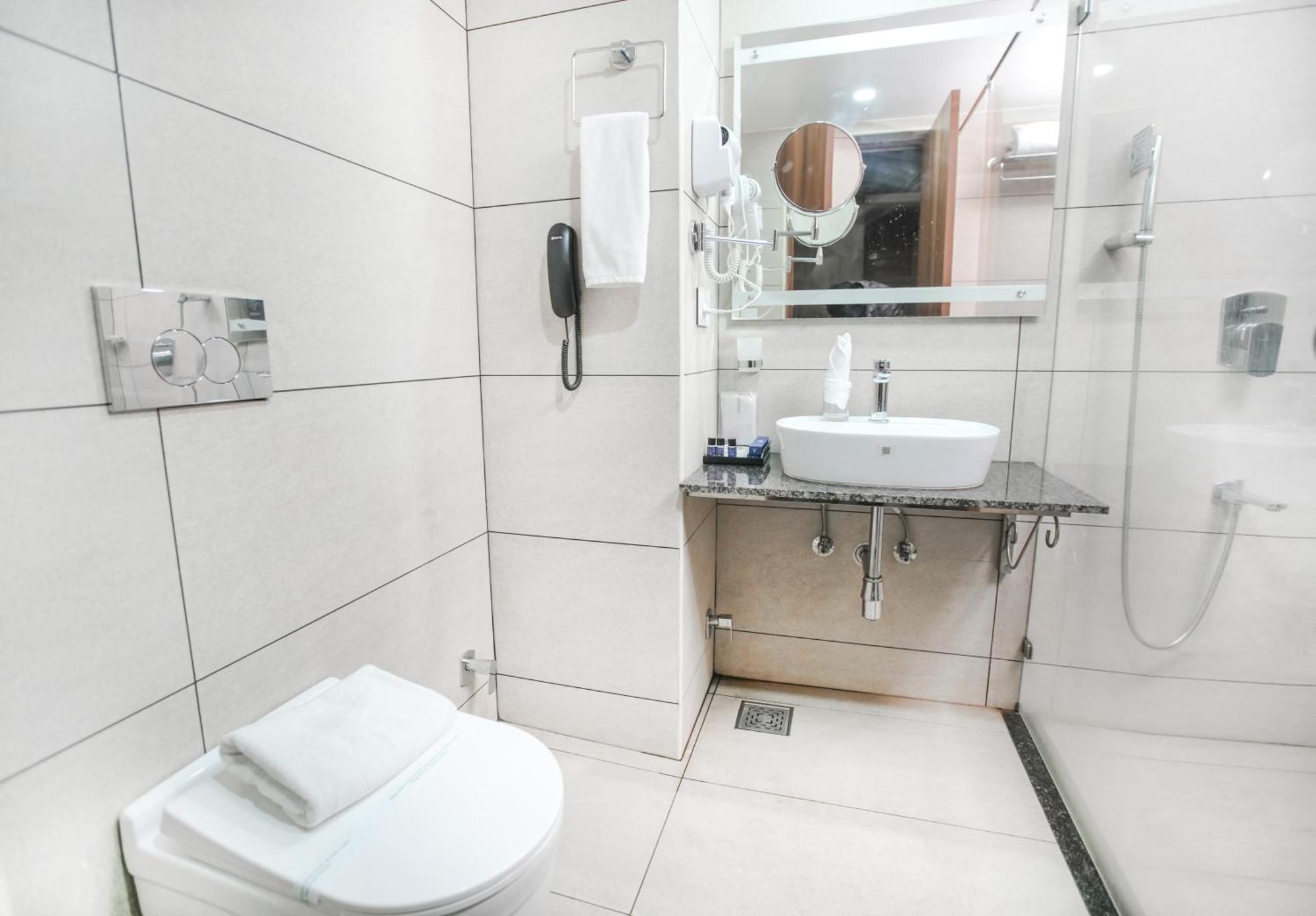 Kkm International Hotel Thiruvananthapuram Bagian luar foto