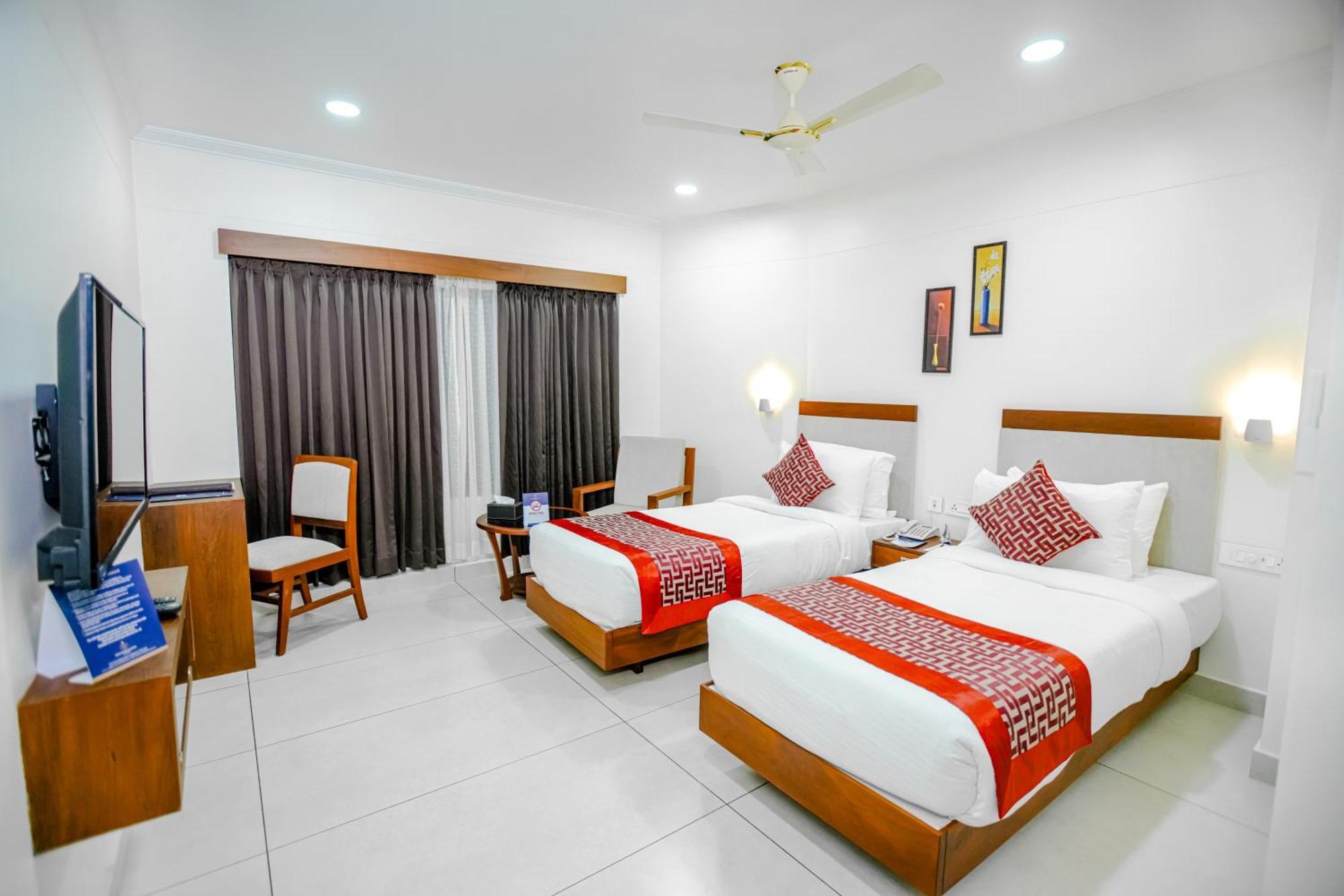 Kkm International Hotel Thiruvananthapuram Bagian luar foto