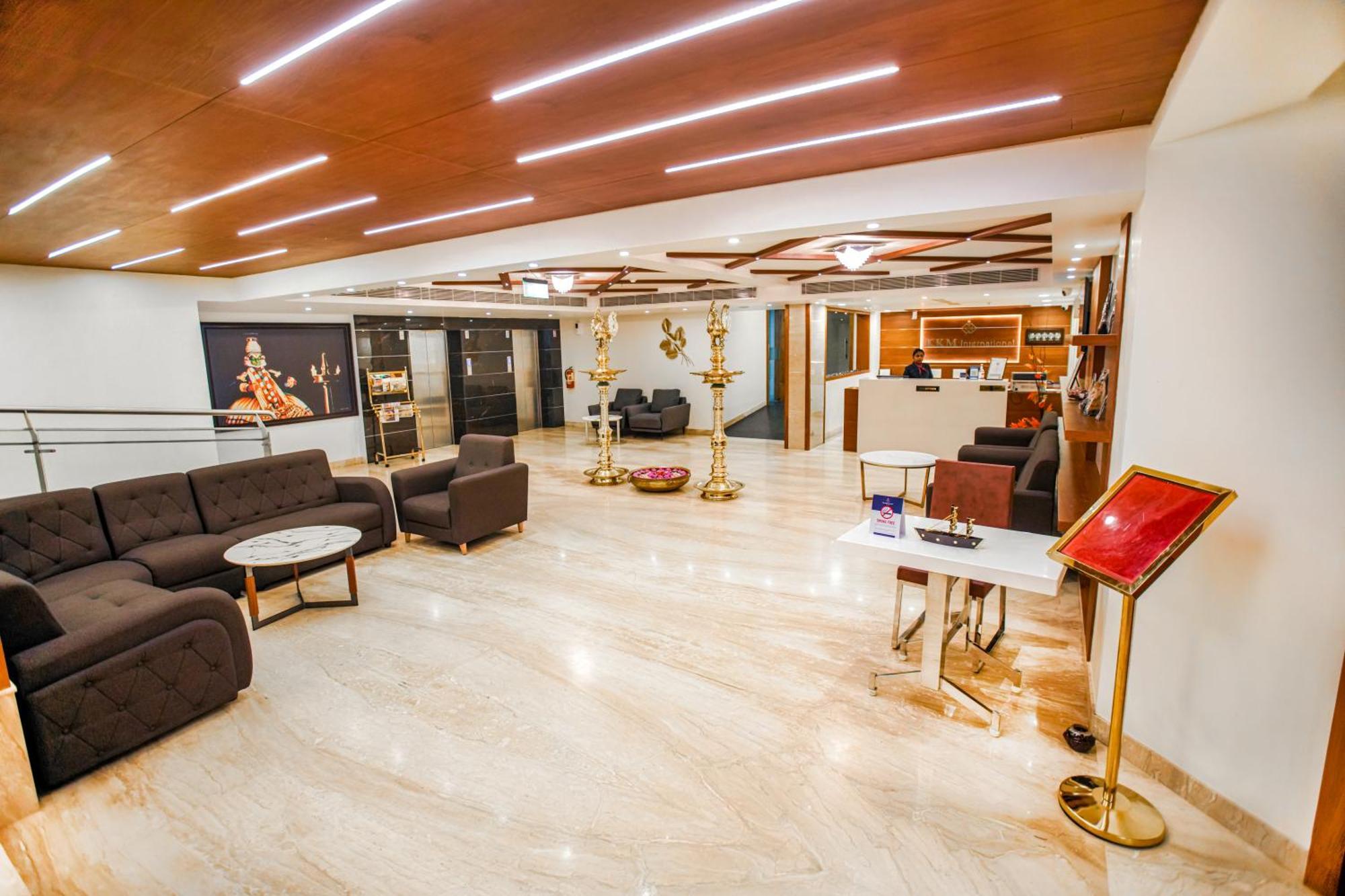 Kkm International Hotel Thiruvananthapuram Bagian luar foto